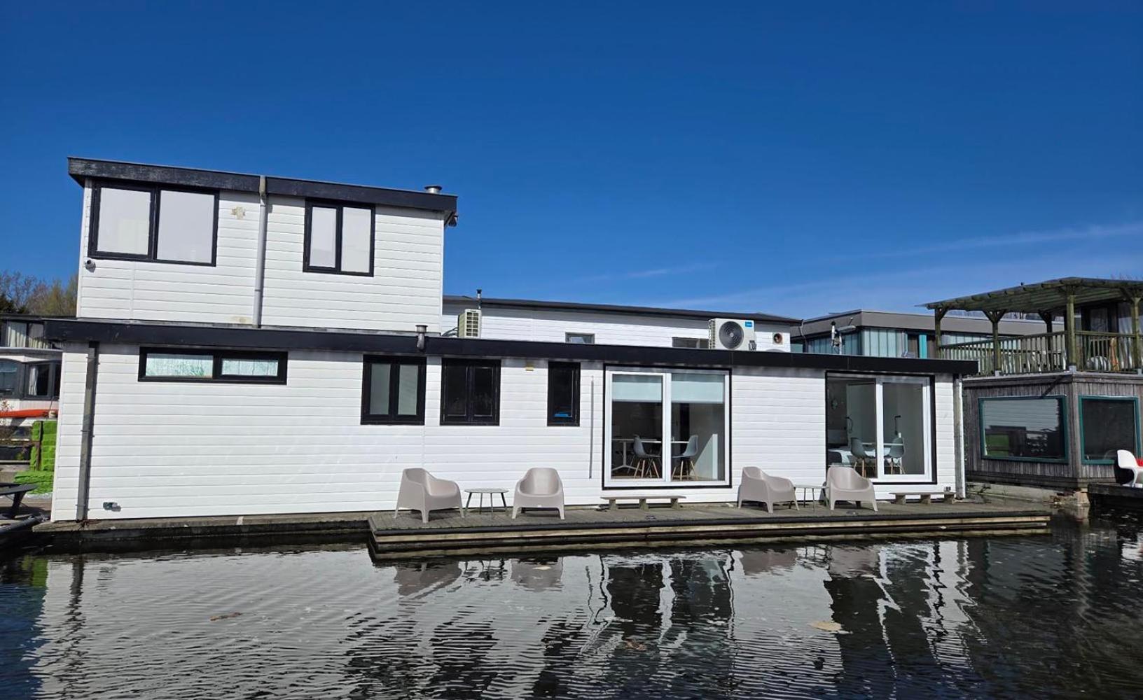 Houseboat The New Lake - Nieuwe Meer อัมสเตอร์ดัม ภายนอก รูปภาพ
